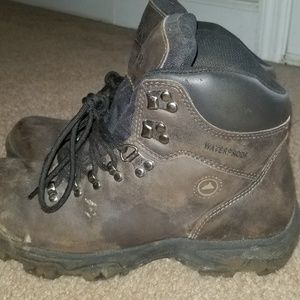 Everest hiking boots size 8.5